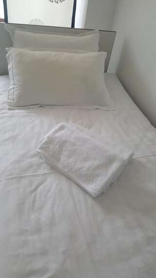 Мини-отель Bely Parus Бостери Бюджетный двухместный номер с 2 отдельными кроватями-2